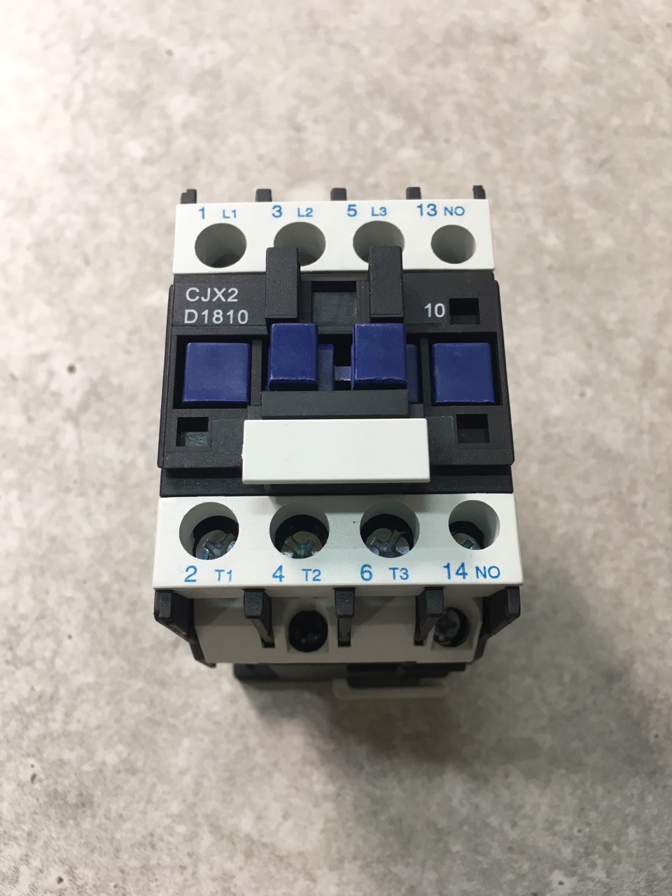 Khởi động từ CJX2 D1810