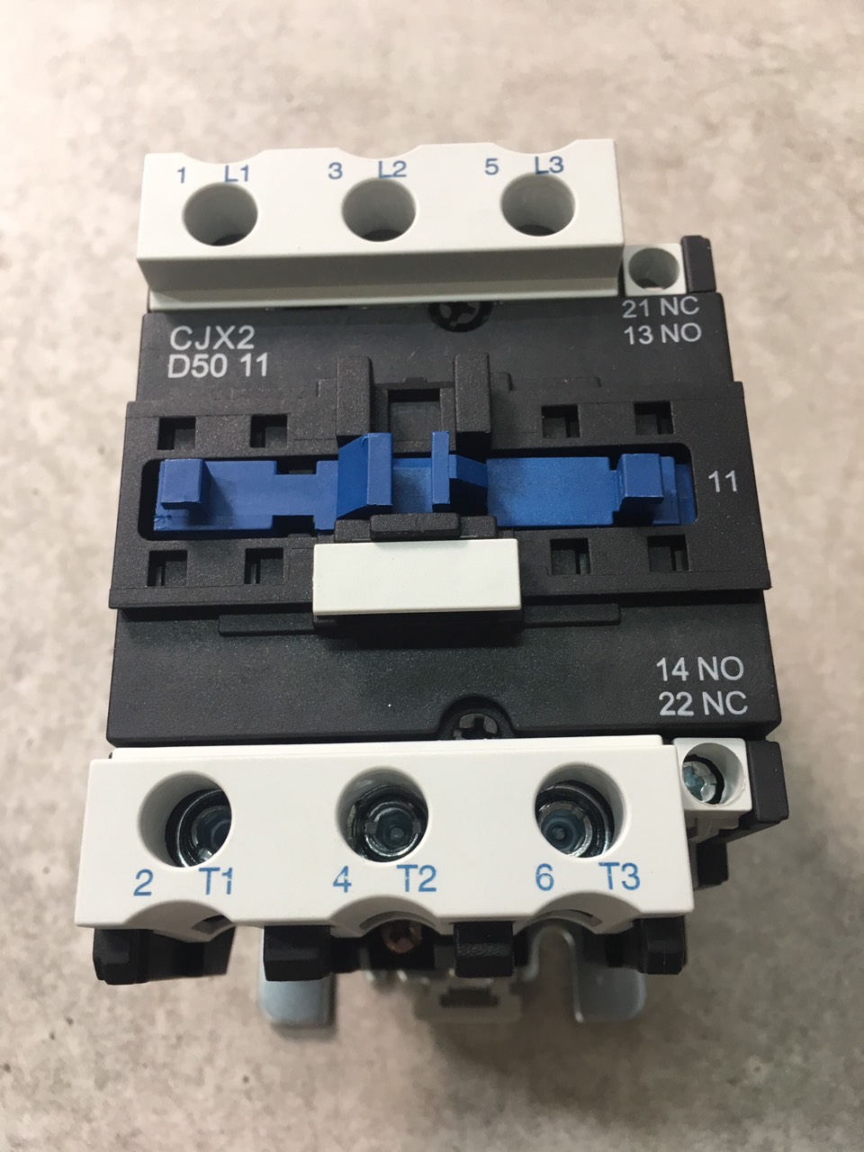 Khởi động từ CJX2 D5011