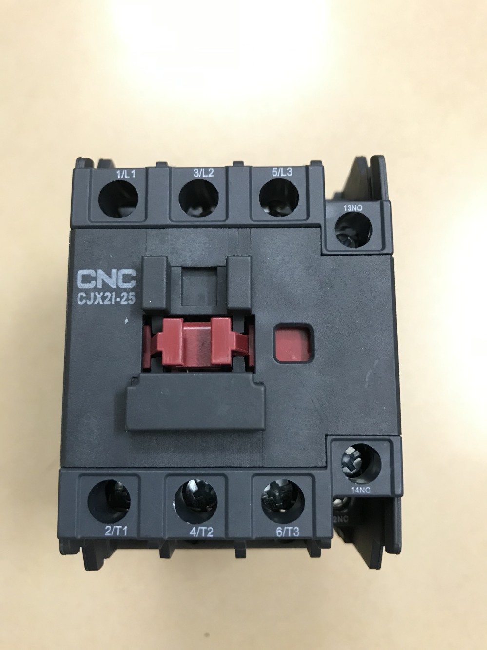 Khởi động từ 25A