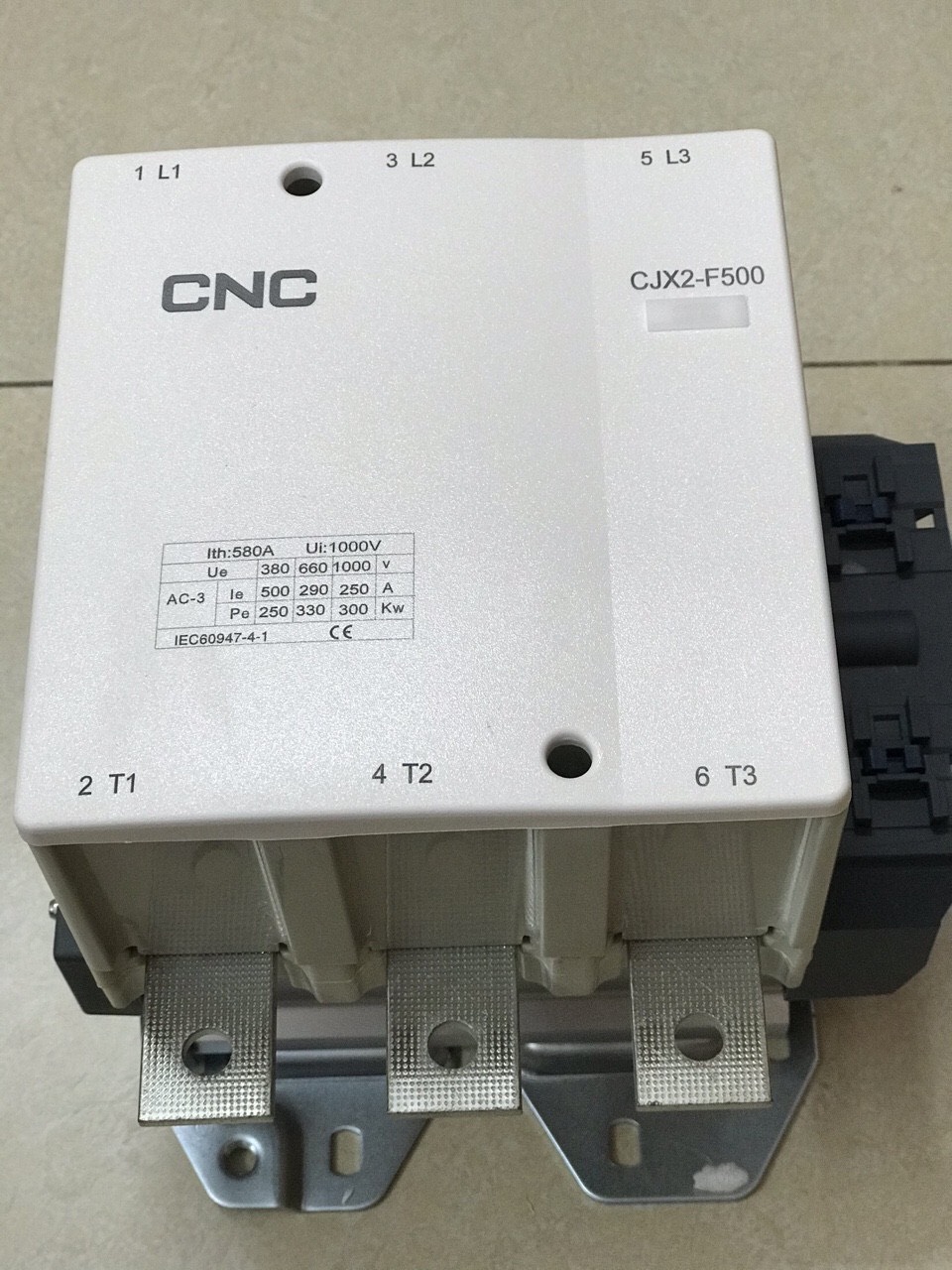 Khởi động từ 500A