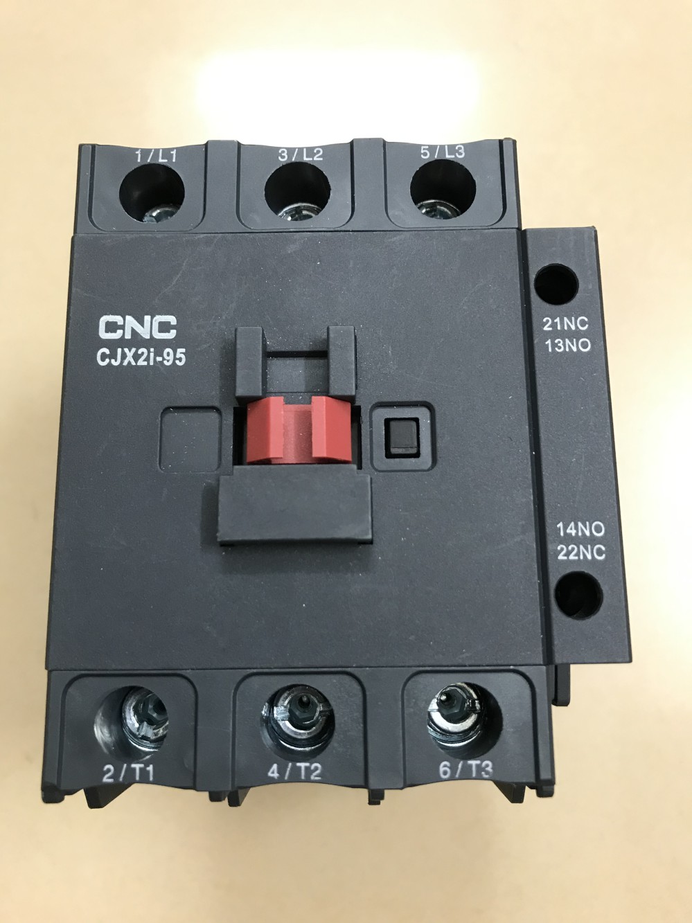 Khởi động từ 95A